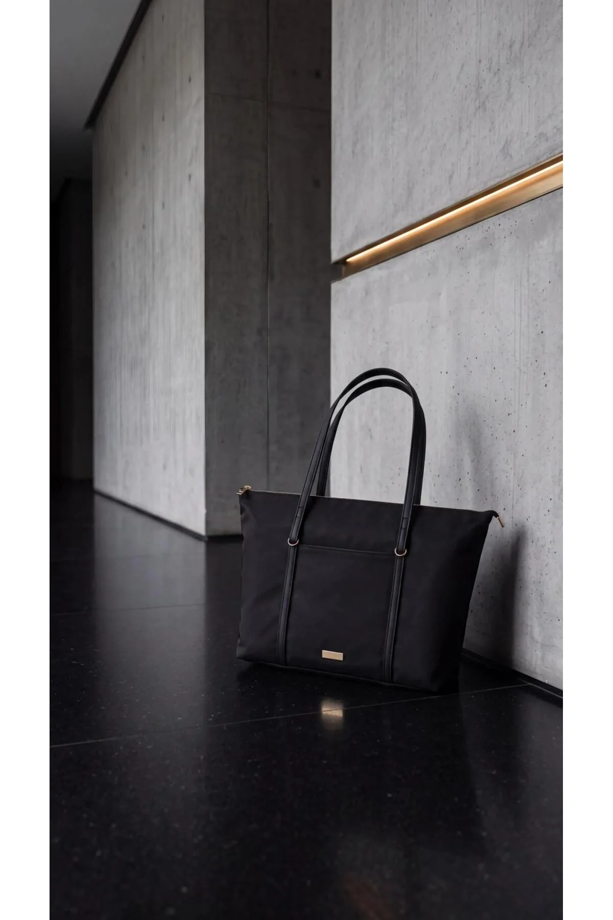 Modern Premium Siyah Kadın Tote Omuz Çantası - Geniş İç Hacimli Günlük Ölçü uzunluk3 2 cm Eni 42 cm Genişlik 8cm