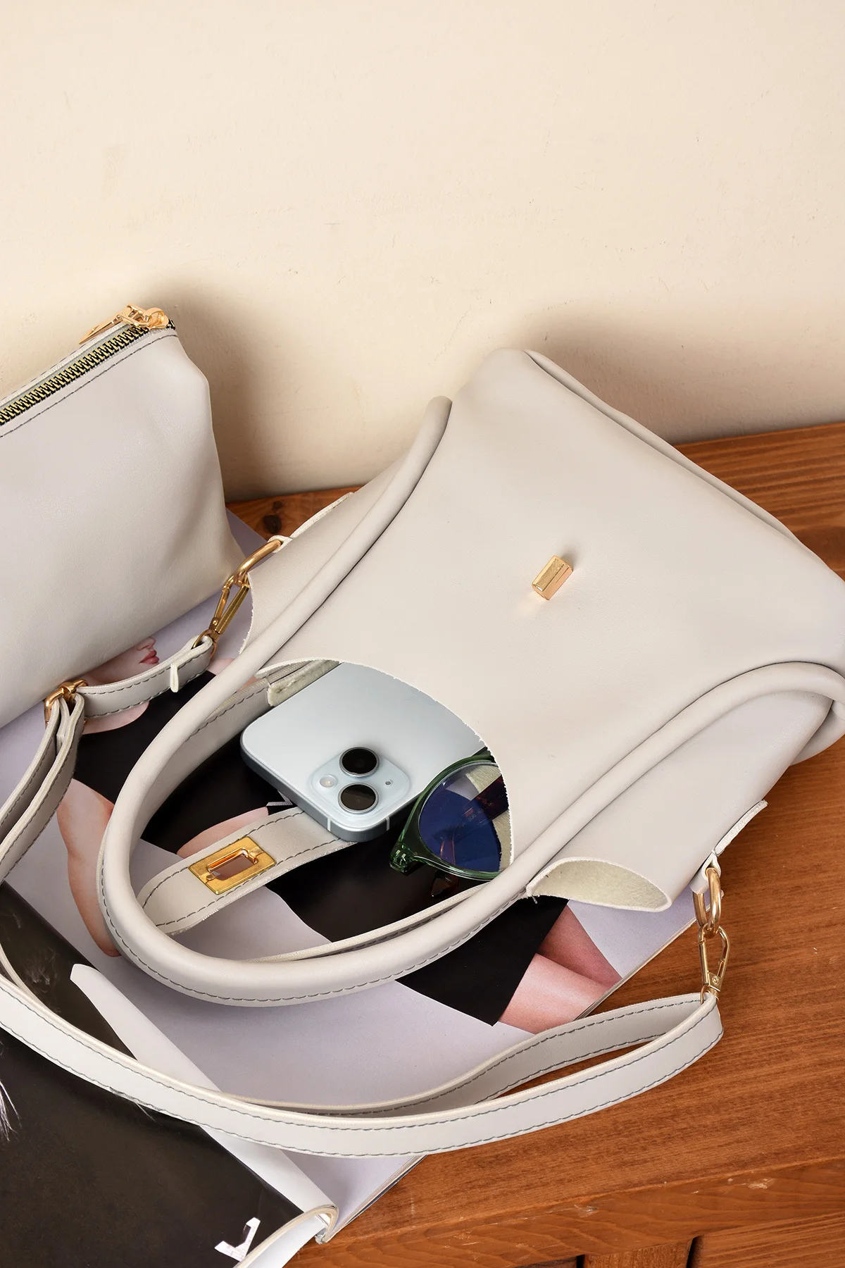 Kadın Kilit Detaylı Kaliteli Deriden Çapraz Çanta Omuz çantası Makyaj Çantalı