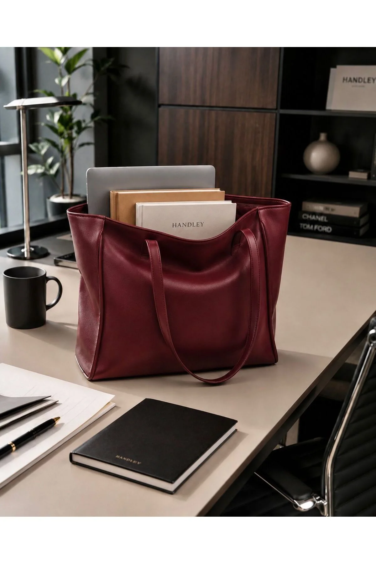 Büyük Kapasiteli Salaş Omuz Çantası Ölçü uzunluk 30 cm enı 42 cm genişlik 9 cm