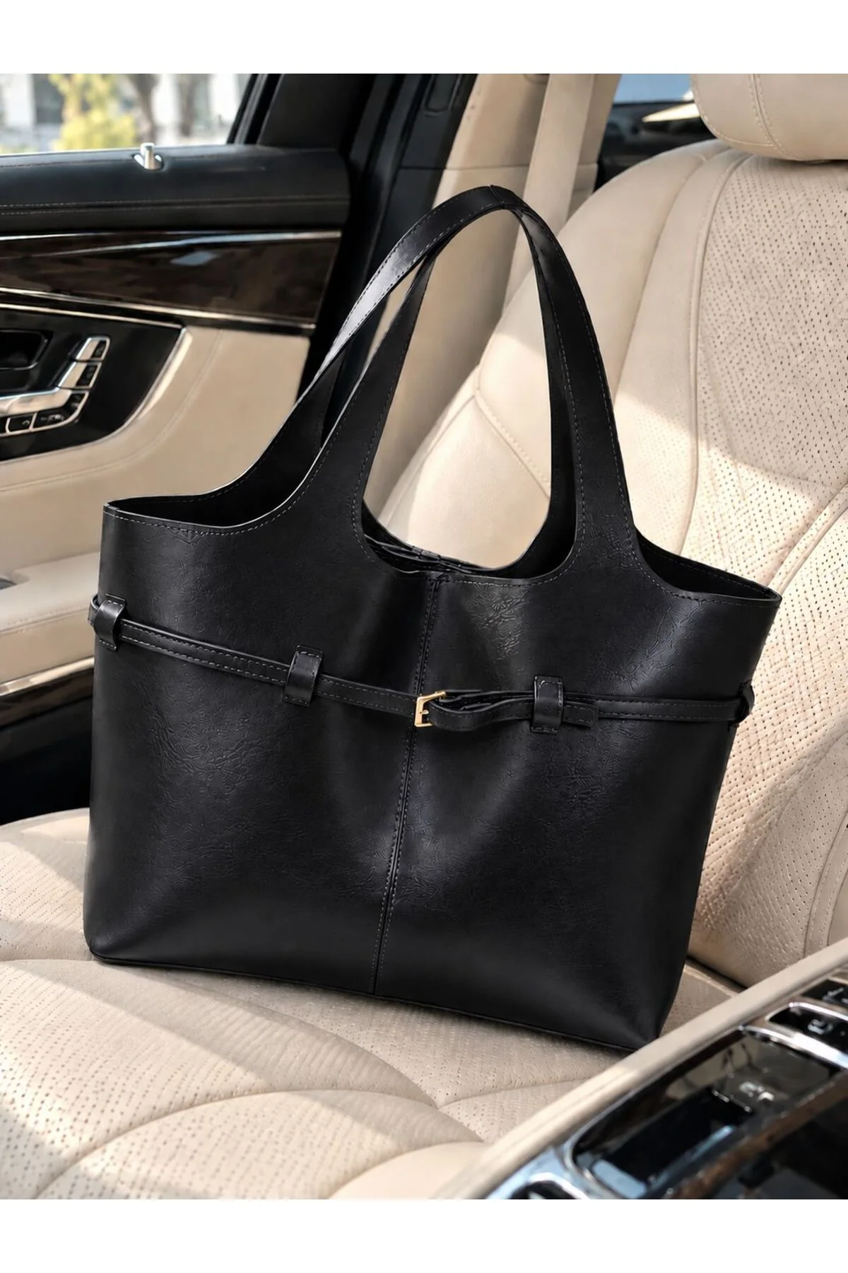 KADIN OMUZ ÇANTASI MAKYAJ ÇANTASI HEDİYELİ UZUNLUK 36 CM ENİ 46 CM GENİŞLİK 12 CM